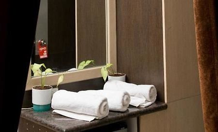 Pacific Inn Huda City Centre Sec 41 Gurgaon Eksteriør billede